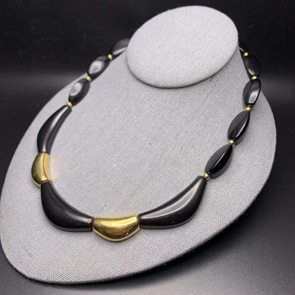 Vintage Trifari Beaded Necklace - Picture 4 of 6